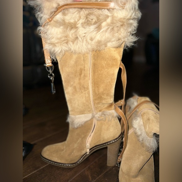 Coach, Size 8, Brown and Tan - Picture 4 of 4